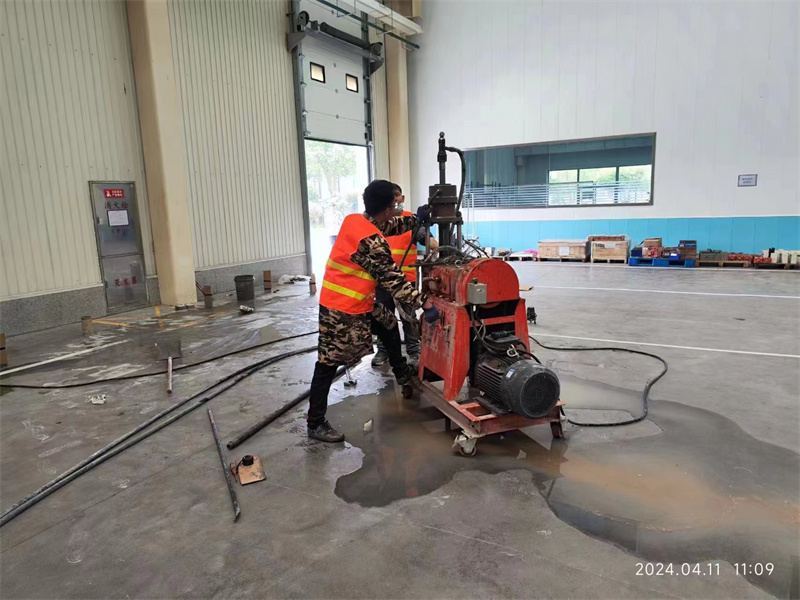 南浔厂房地面下沉塌陷注浆加固施工